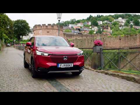 2021 Honda HR-V e:HEV Driving Video in Red