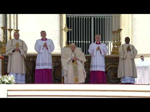 Images of ceremony as Pope Francis officially proclaims 10 new saints