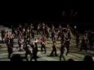 De très jeunes acteurs se produisent sur la scène de l'amphithéâtre de Pompéi, en Italie
