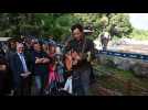 VIDEO. Vianney chante lors de l'inauguration du parc animalier Les Terres de Nataé, à Pont-Scorff