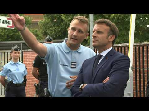 Macron makes pre-election visit to gendarmerie in Gaillac