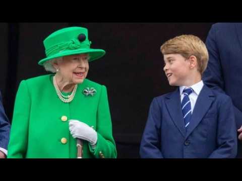 VIDEO : Jubil : ce qu?Elisabeth II a vraiment dit au prince George au balcon de Buckingham Palace