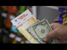 Loterie: des Américains se pressent dans un magasin 