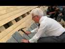 France: Ken Follett visite la cathédrale de Dol-en-Bretagne qu'il a aidé à restaurer