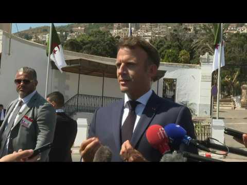 Algerian War: Macron denies any "repentance" and calls for looking at the past "with courage"