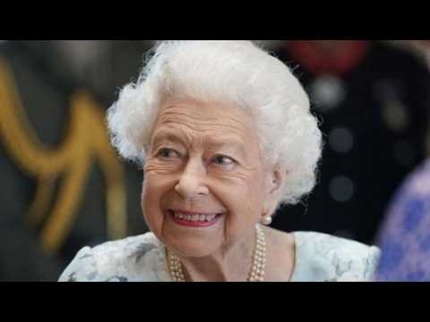 VIDEO : Elisabeth II : un modèle pour Kate Middleton