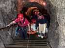 Les pompiers ont remonté les 200 marches de la grotte.