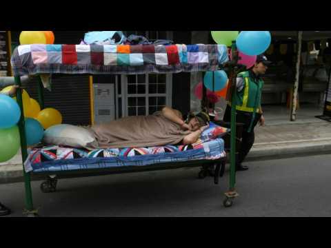 Colombians celebrate "World Laziness Day"