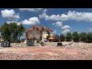 Arques : les maisons abandonnées quai du Commerce en cours de démolition