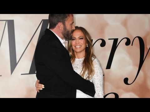 VIDEO : Jennifer Lopez et Ben Affleck profite de leur lune de miel à Paris