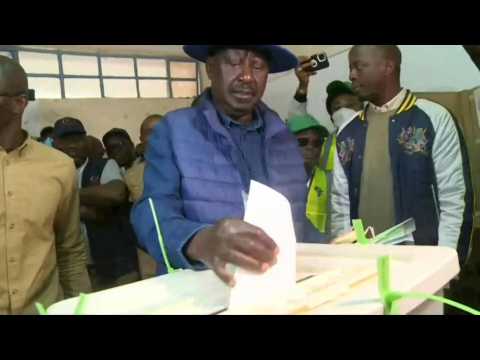 Kenyan elections: Raila Odinga casts his vote in Nairobi