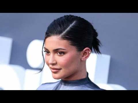 VIDEO : Kylie Jenner : sa famille lui rend de tendres hommages pour ses 25 ans