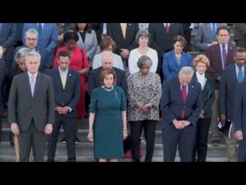 Congress members hold moment of silence to honor COVID-19 victims