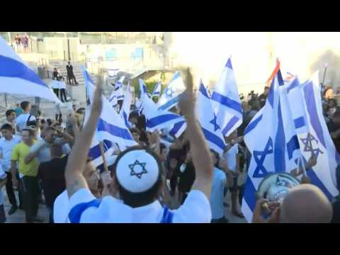 Far-right Israelis march to Jerusalem's Damascus Gate for March of the Flags