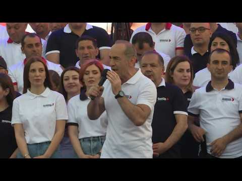 Thousands rally for Armenia opposition ahead of snap polls