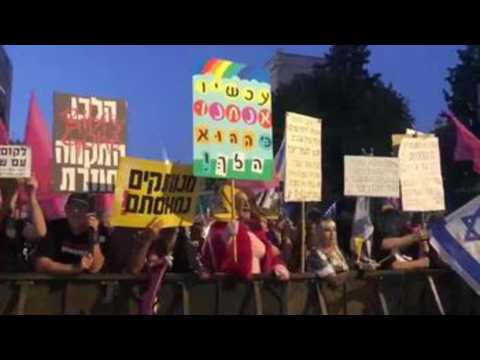 Anti-Netanyahu protesters gather to protest in support of unity new government