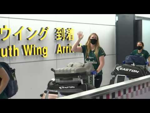 Aussie softball team first to arrive in Japan for Olympics (2)