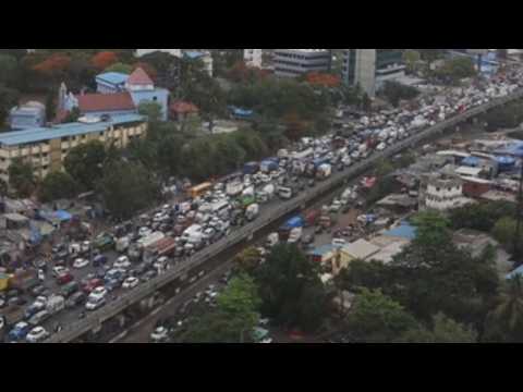 Large traffic jam near Mumbai due to checks due to Covid-19 restrictions
