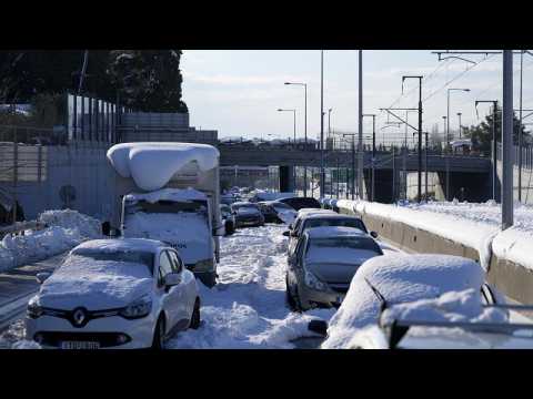 Greek prime minister apologises after heavy snowfall strands hundreds of vehicles