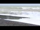 Tempête Eunice : Les curieux du bord de mer...