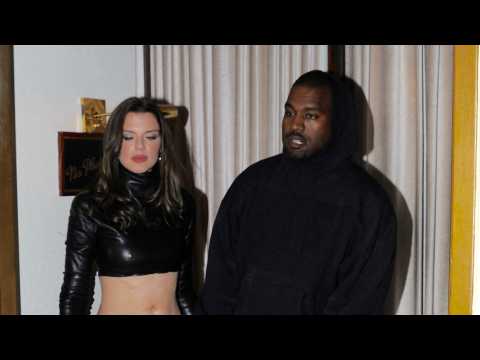 VIDEO : Julia Fox souhaite que Kanye West et Kim Kardashian arrangent leurs différends