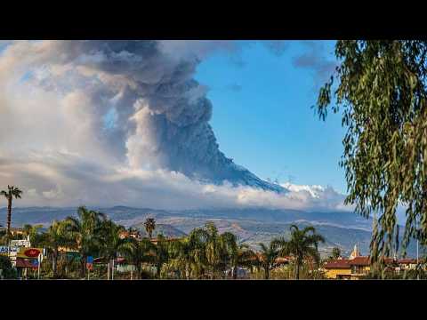 Amazing footage of 12km high ash cloud from Mount Etna