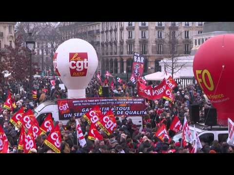 Paris demo for better wages, conditions begins at Bastille