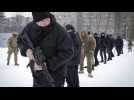 Des volontaires ukrainiens se forment pour réagir en cas d'incursion russe