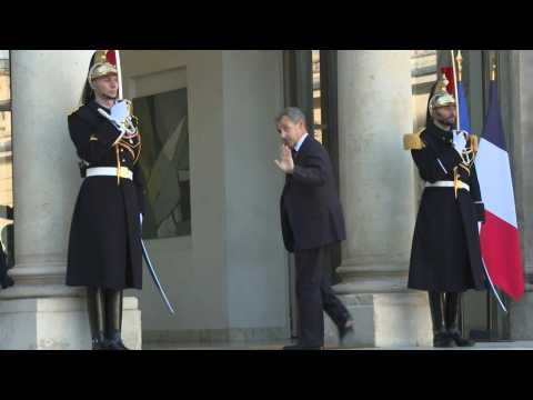 Ukraine: ex-President Sarkozy meets with Macron in Paris