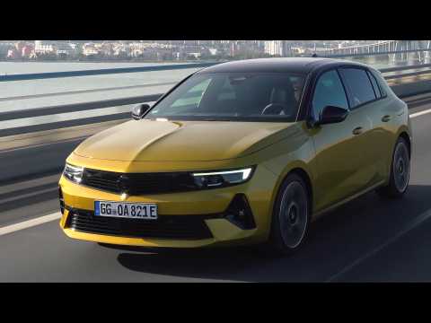 The new Opel Astra Plug-in Hybrid Driving Video