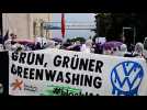 Munich : des militants écologistes manifestent contre le salon de l'automobile