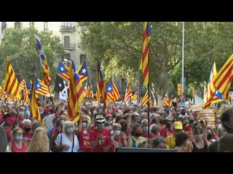 Catalan separatists rally ahead of Madrid talks