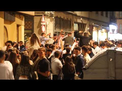 Streets of Salamanca filled another night despite pandemic
