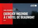 À Valognes, les pompiers déploient la grande échelle à l'hôtel de Beaumont pour un exercice incendie