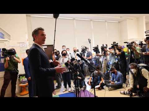 California Governor visits school in Oakland