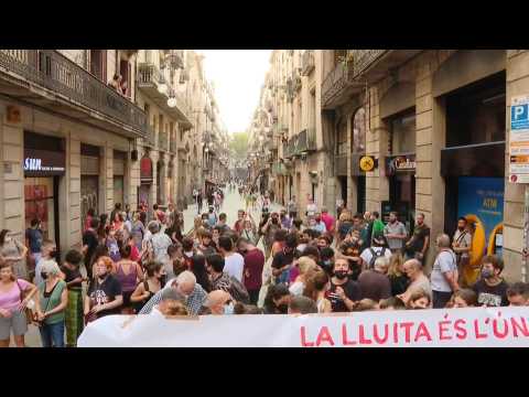 Protest against dialog regarding Catalonian independence gathers only about 50 people