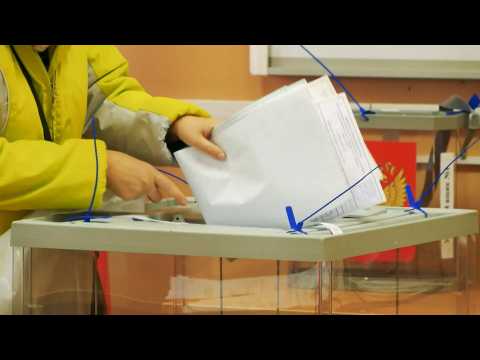 Russians vote as elections enter second day