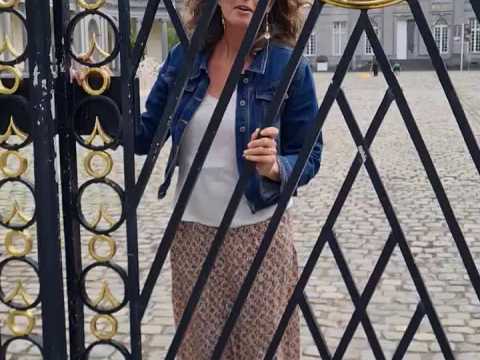 VIDEO : Sara De Paduwa au Domaine du chteau de Seneffe