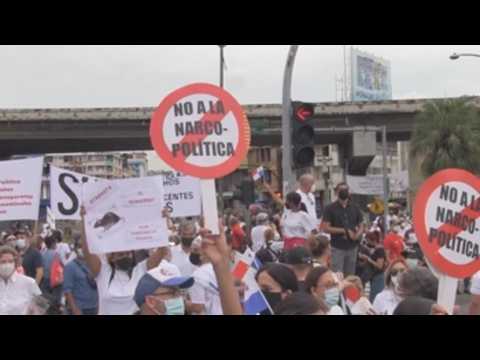 Panamanians continue to protest against electoral reform