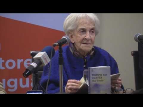 Ida Vitale presents her new poetry book