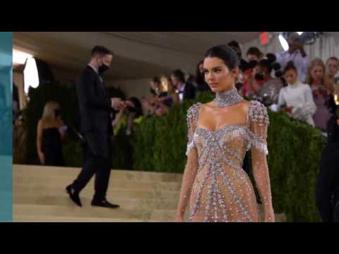 VIDEO : Kim Kardashian, Billie Eilish, Kendall Jenner: les looks du Met Gala 2021