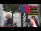 Hommage à Johnny Hallyday à Paris: plaque et statue dévoilées