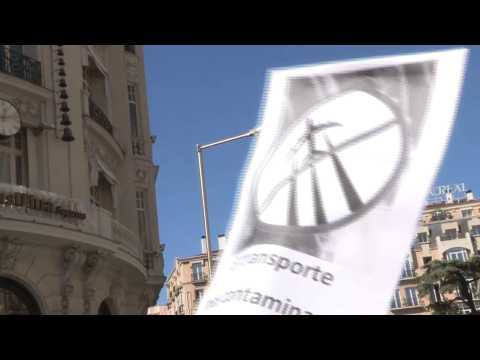 Thousands protest in Spain against expansion of airports