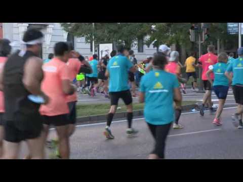 More than 30,000 people run the Madrid marathon
