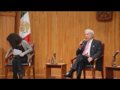 Vargas Llosa attends IV Biennial organized in Guadalajara