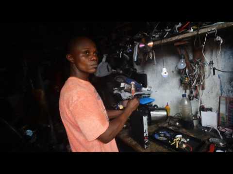 Electrical repairman in Monrovia helps train young people as Liberia unemployment rate soars
