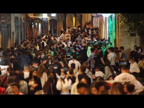 Streets of Salamanca full despite pandemic