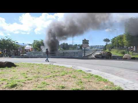 Guadeloupe protesters stage new roadblocks against Covid measures