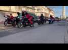 Calais : les pères Noël défilent à moto
