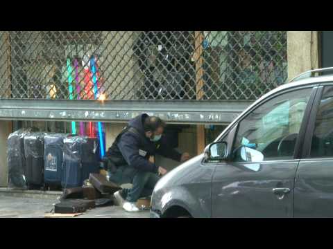Paris: initial investigations after police arrest hostage taker